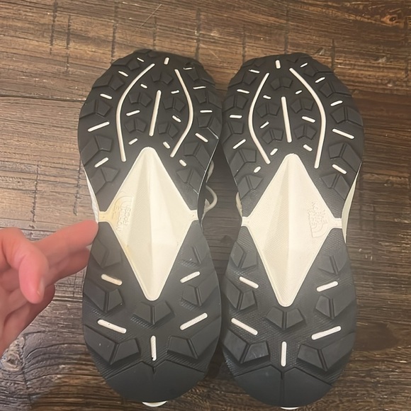 THE NORTH FACE WOMEN'S OXEYE TECH TNF WHITE / TNF BLACK Size 8 NWOB - Picture 9 of 10